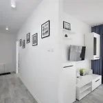 Rentplanet - Bialy Dom 科沃布热格