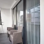 Rentplanet - Bialy Dom * 科沃布热格
